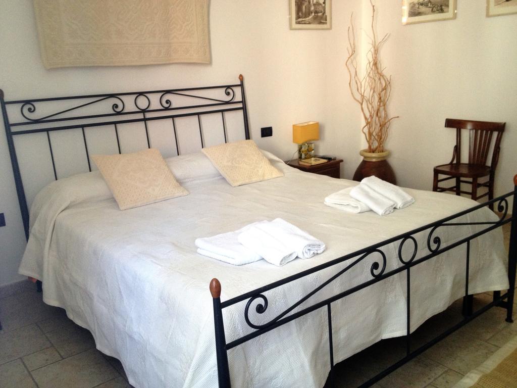 B&B Cheap Holidays Sorso Phòng bức ảnh