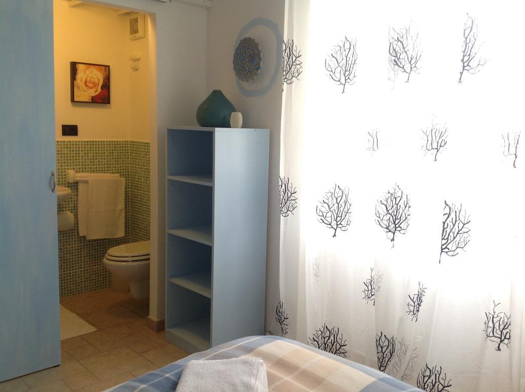 B&B Cheap Holidays Sorso Phòng bức ảnh