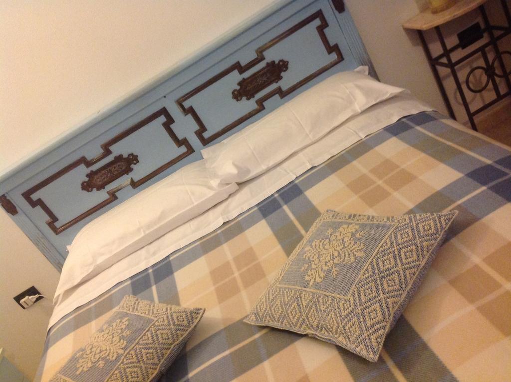 B&B Cheap Holidays Sorso Phòng bức ảnh