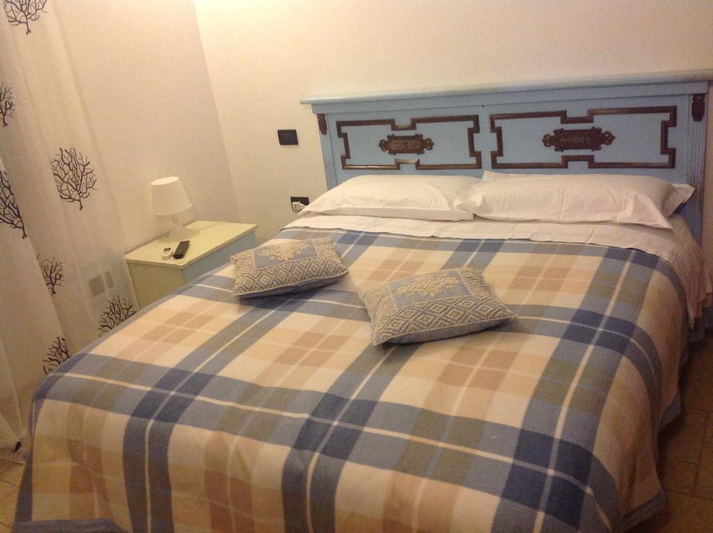B&B Cheap Holidays Sorso Phòng bức ảnh